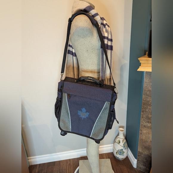 NHL Toronto Maple Leaf convertible backpack Messenger Bag - Picture 3 of 14